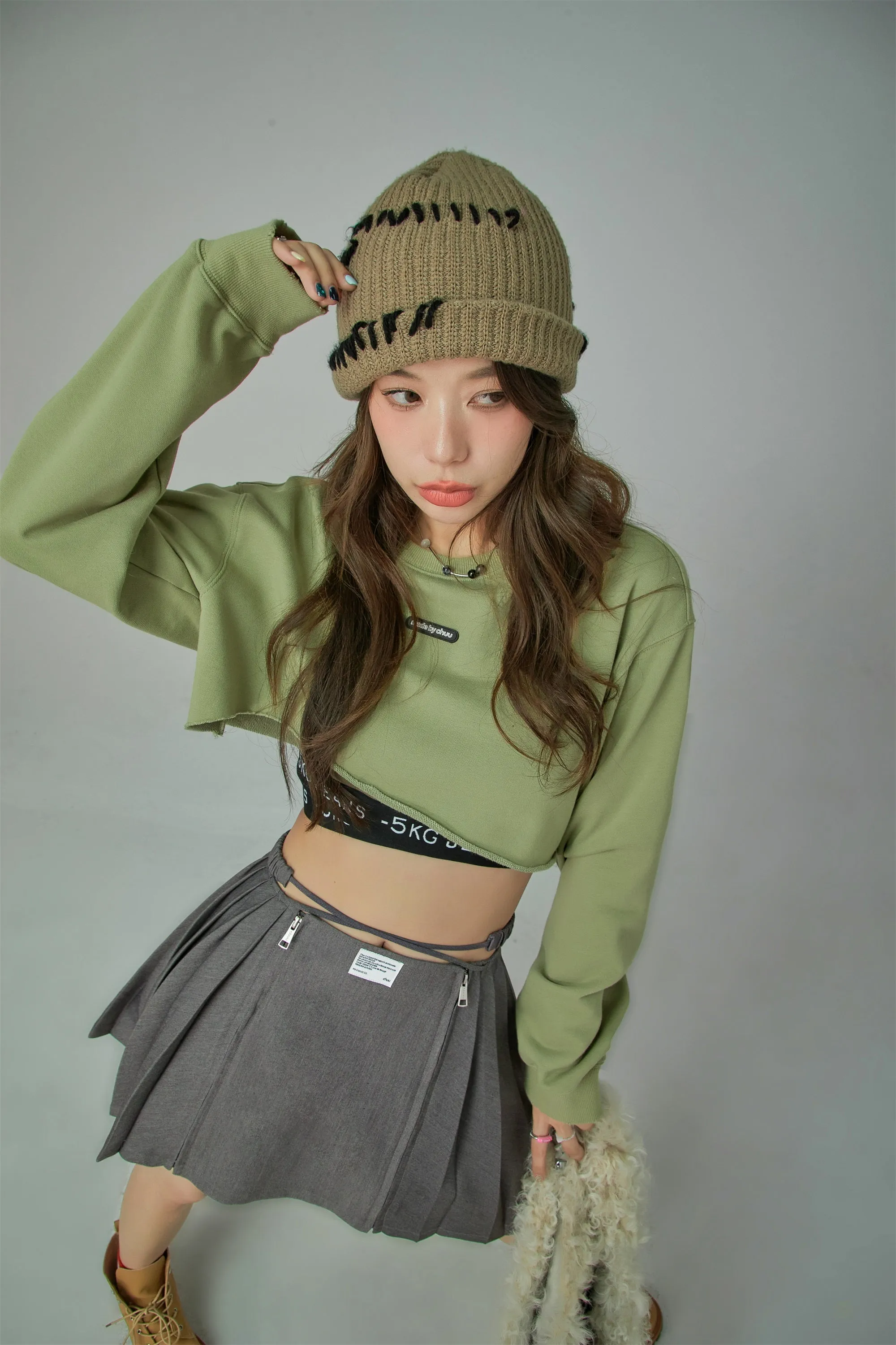Simple Cut Crop Sweatshirt