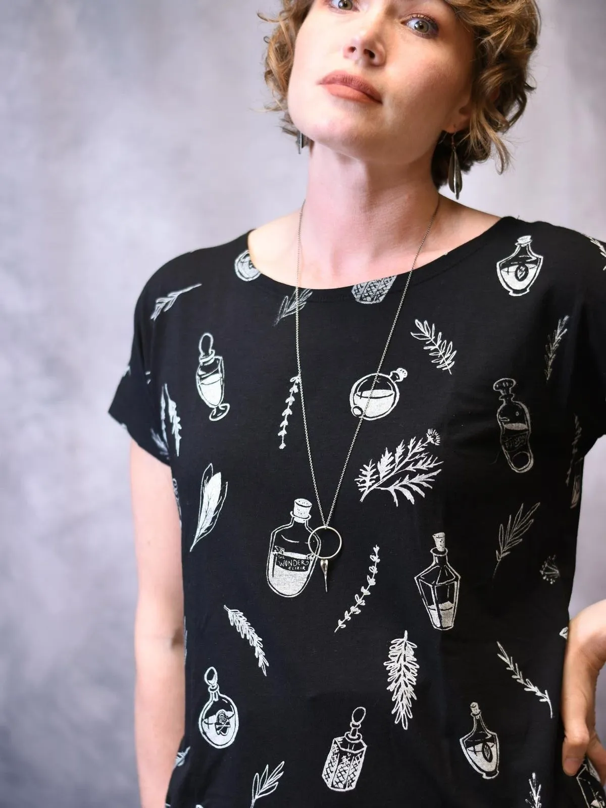 Simple Tee - Apothecary