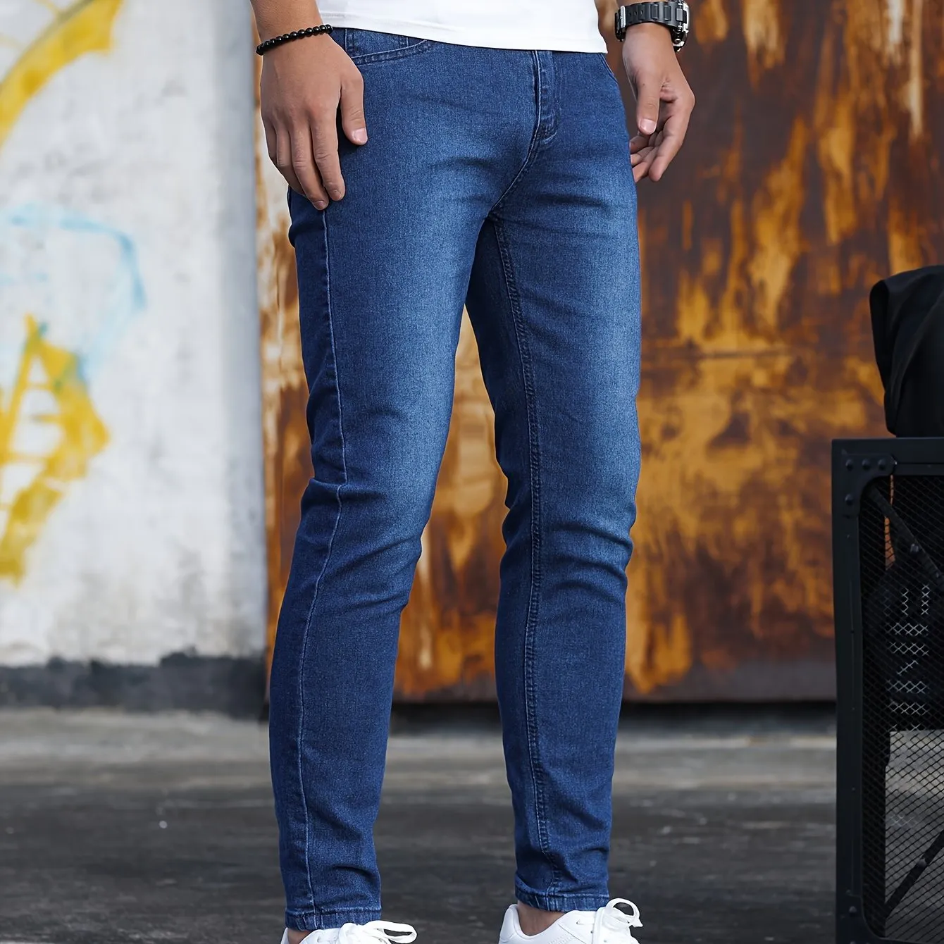 Trendy Men’s Slim-Fit Jeans - Comfortable Stretch Denim for Everyday Wear