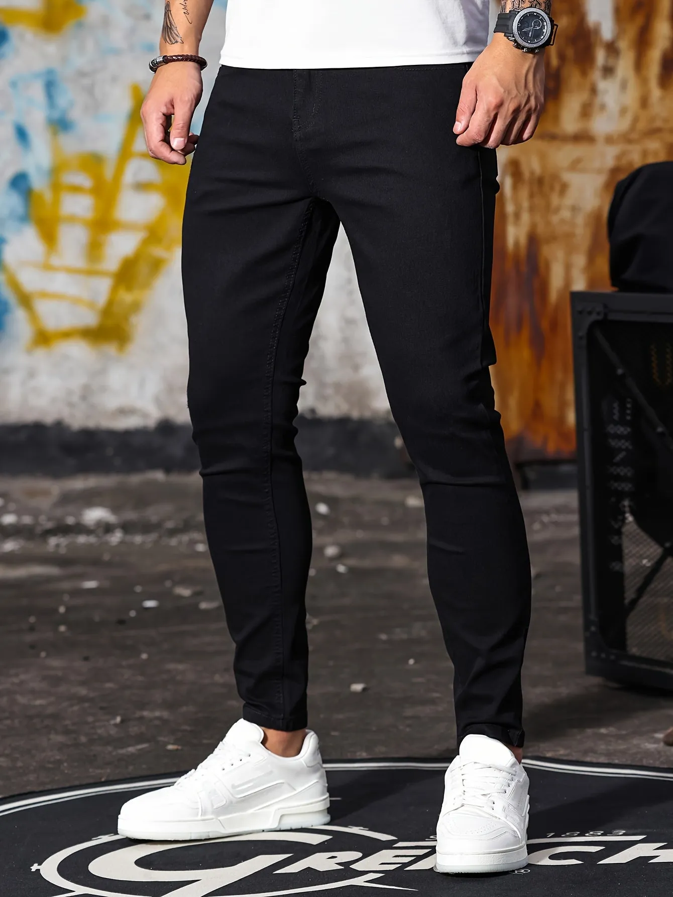 Trendy Men’s Slim-Fit Jeans - Comfortable Stretch Denim for Everyday Wear